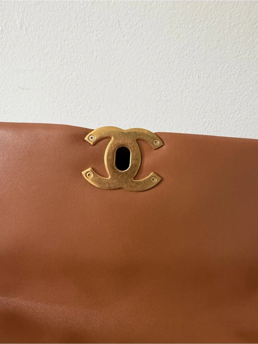 CHANEL 19 QUILTED LAMBSKIN BAG Camel color